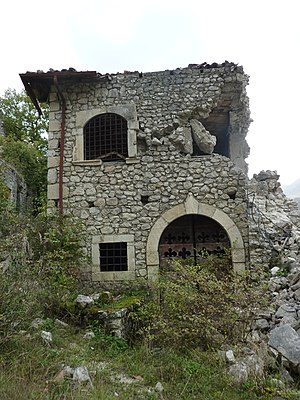 Castello Di Ocre: Storia, Architettura, Note