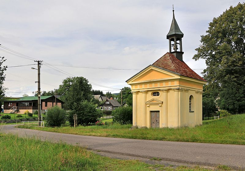 File:Osečná, Druzcov, chapel.jpg