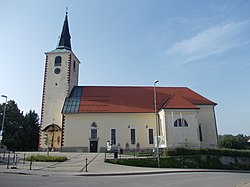 Our Lady of Sorrows Church (Leskovec pri Krškem) 01.jpg