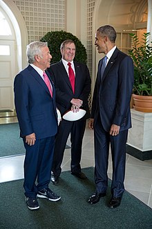Belichick with President Barack Obama and Robert Kraft P042315PS-0604 (20282065394).jpg