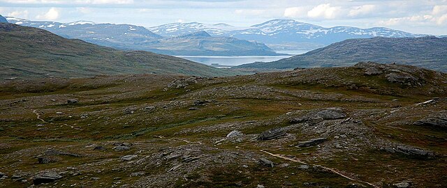 Padjelantaleden. 
 Delsträckan Tuottar - Staloluokta. 
 Virihaure i baggrunden