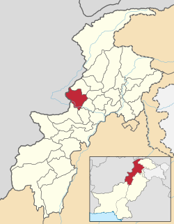 Карта на областта на FATA и Хайбер-Пахтунхва. Областите на FATA са показани в оранжево, а агенцията Mohmand е разположена на север.