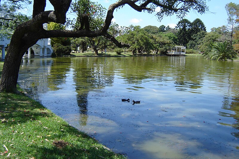 File:Parque Tres de Febrero.jpg