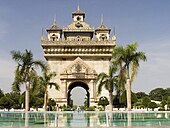 Patuxay, Vientiane, Laos.jpg