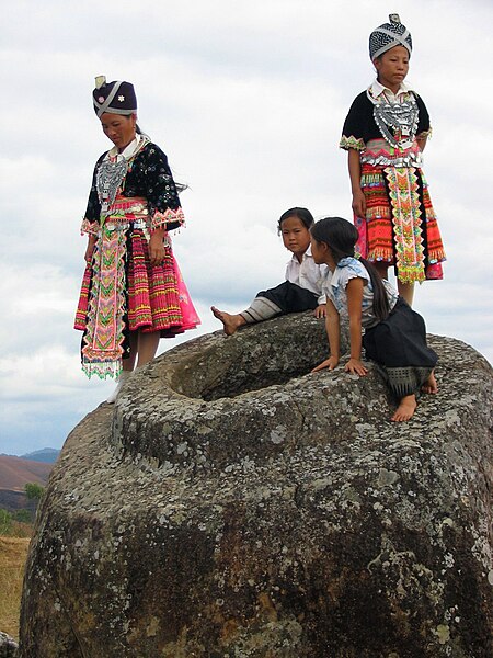 Plain of Jars, Hmong girls