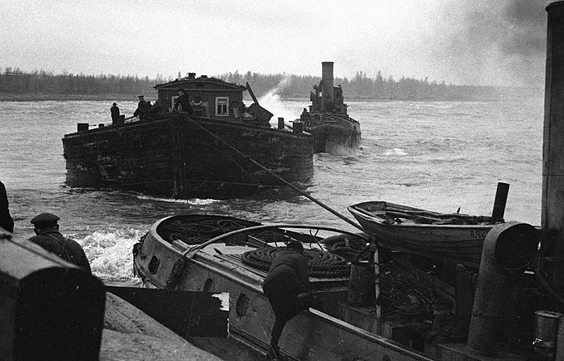 File:RIAN archive 397 Cutters carrying foodstuffs to besieged Leningrad on Ladoga Lake.jpg