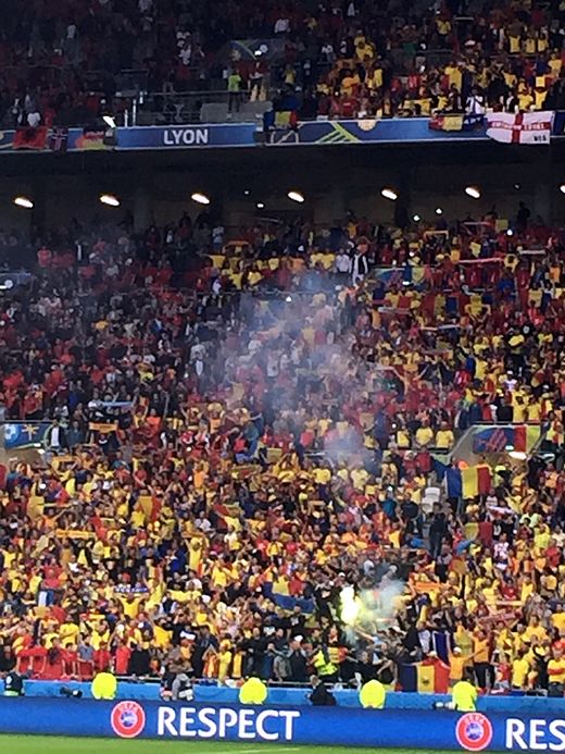 Roemeense supporters tijdens de groepswedstrijd tegen Albanië op het EK 2016