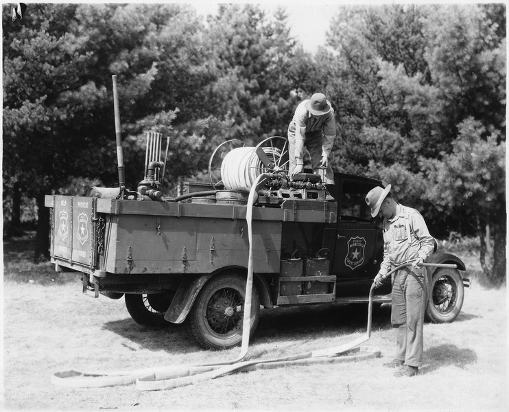 File:Ranger station fire truck - NARA - 285982.tif