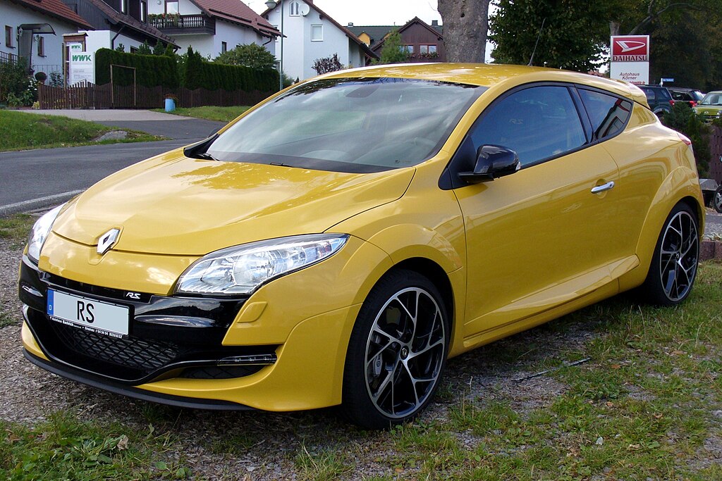 File:Renault Mégane III RS Kyalamigelb.JPG - Wikimedia Commons