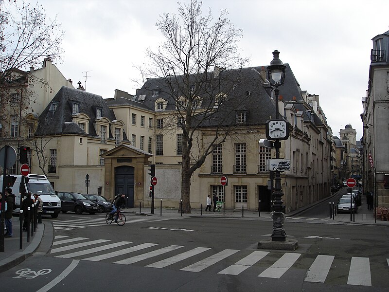 File:Rue Bernardins-Hotel de Nesmond.JPG