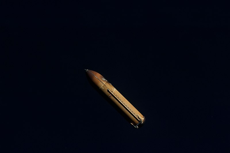 File:S130E005097 - STS-130 - External Tank after Separation from Endeavour - DPLA - a826d4fee1a082e59fbbf5d984e97d5b.jpg