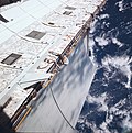 Миниатюра для Файл:STS001-010-0038 - View of the Space Shuttle Columbia's open payload bay (Retouched).jpg