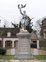 Le Poilu victorieux (monument aux morts)[13]