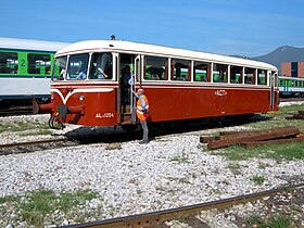 Schienenbus Feroviarul Sebino Inferior către Iseo 20070908.jpg