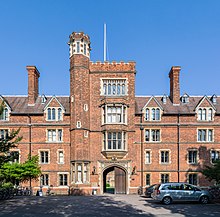 Selwyn College, Cambridge Selwyn College Gatehouse Tower, Cambridge, UK - Diliff.jpg