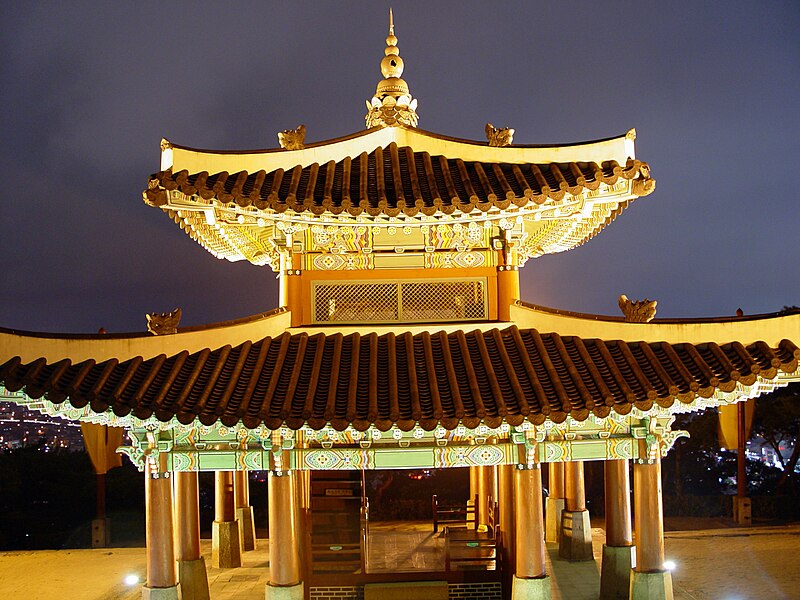 File:Seosangdae - Hwaseong Fortress - Nighttime - 2008-10-23.JPG