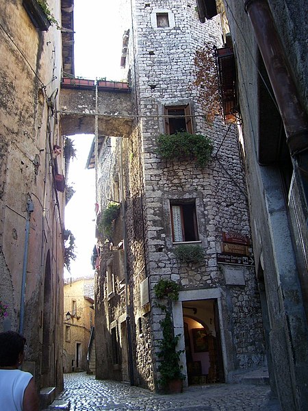 File:Sermoneta1.jpg