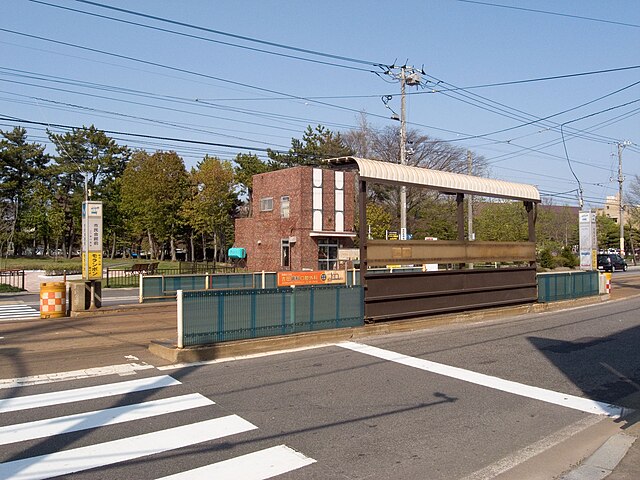 640px-Shimin-Kaikan_Mae_Station.jpg