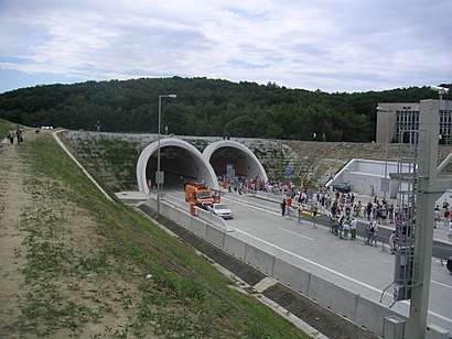 How to get to Tunel Sitina with public transit - About the place