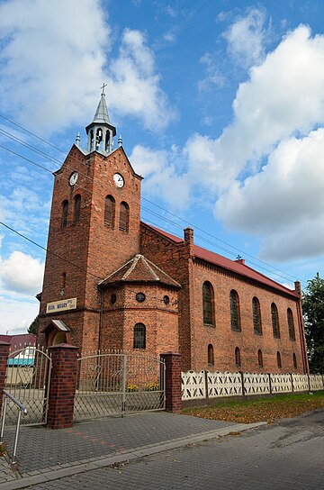 File:Smolno Wielkie, Kościół Matki Boskiej Nieustającej Pomocy (2).jpg