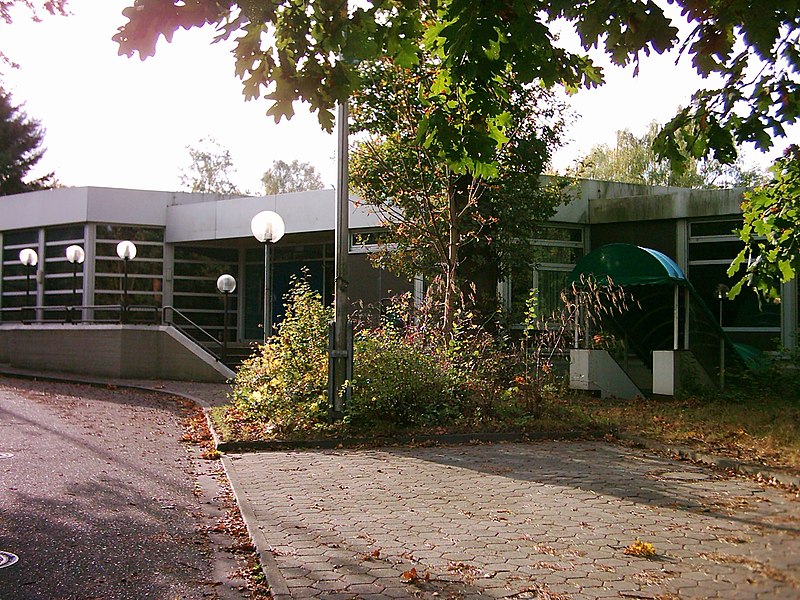 File:Soldatenheim Fischbek03.jpg