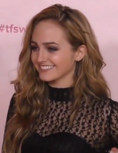 Sophie Reynolds 2016.png