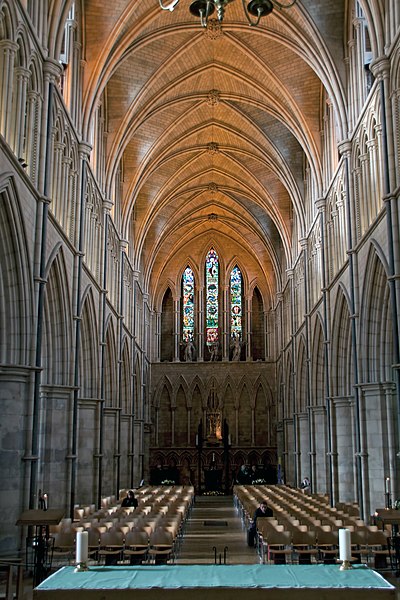 File:Southwark Cathedral Interior 8 (5137507970).jpg