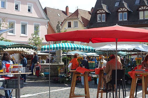 Königsplatz in Speyer during Saturday market