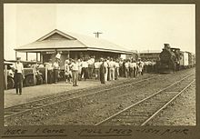 Train arriving at Mount Isa, 1931 StateLibQld 1 257090 Waiting for the train at Mount Isa Station, 1931.jpg