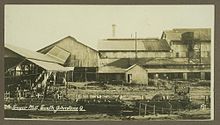 StateLibQld 2 258885 טחנת סוכר בדרום ג'ונסטון, ליד Innisfail, 1930.jpg