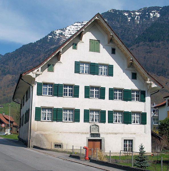 File:Steinerhaus-Schänis1.jpg