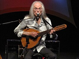 Steve Howe 2015.jpg