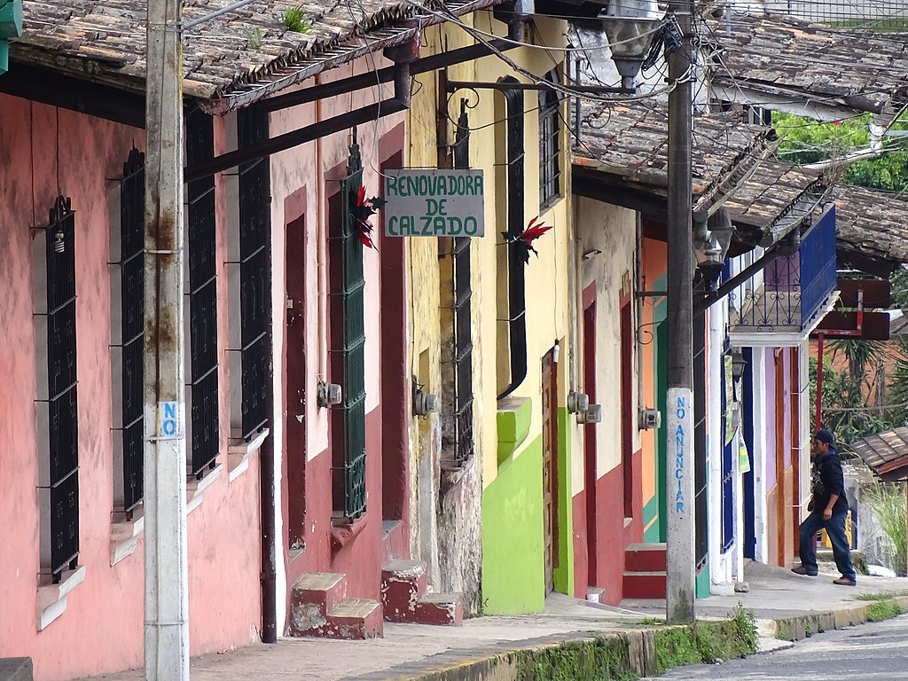 Street Scene with Facades - Coatepec - Veracruz - Mexico (16080240126)
