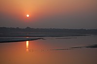 Sunset on the Ganga river, Allahabad.jpg