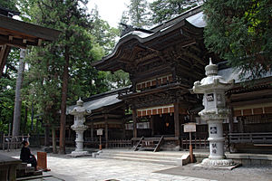 Suwa taisha harumiya13bs3200.jpg