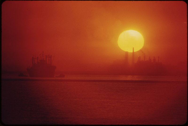 File:THE SUN RISES OVER CLEVELAND'S SMOG-OBSCURED SKYLINE - NARA - 550304.jpg