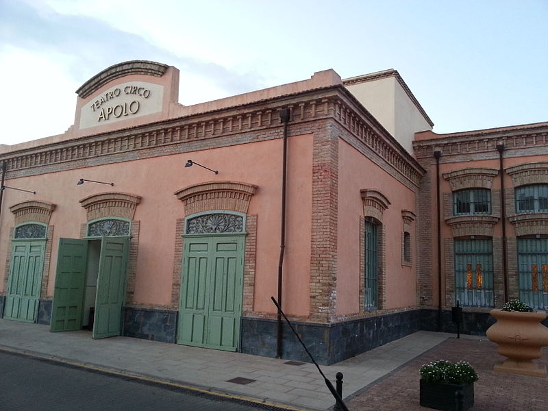 File:Teatro Apolo Algar.jpg