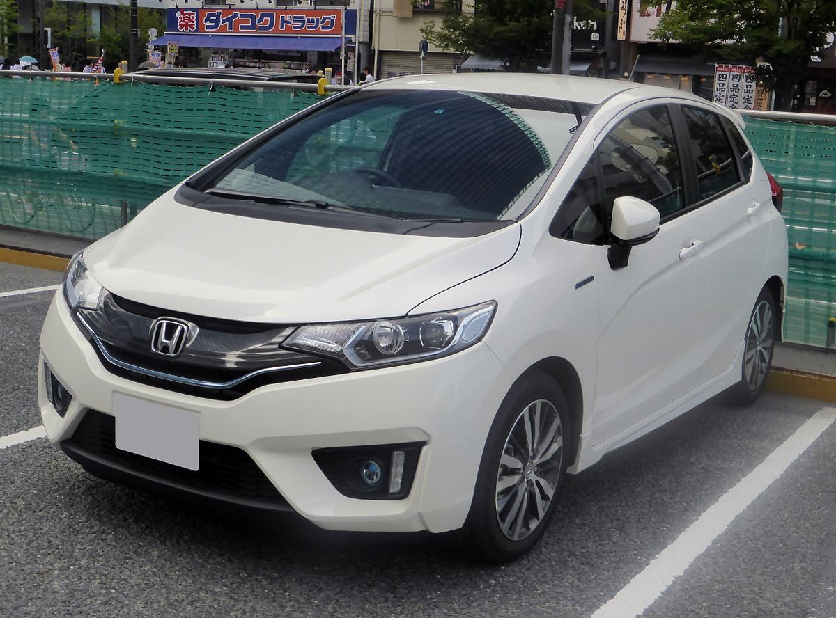 File The Frontview Of Honda Fit Hybrid S Package Gp5 Jpg Wikimedia Commons