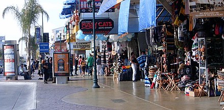 Street scene on Avenida Revolución