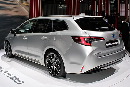 Королла кросс гибрид. Toyota Corolla e210. Toyota Corolla Sport 2018. Тойота Королла туринг. Тойота Королла Филдер гибрид 2019.