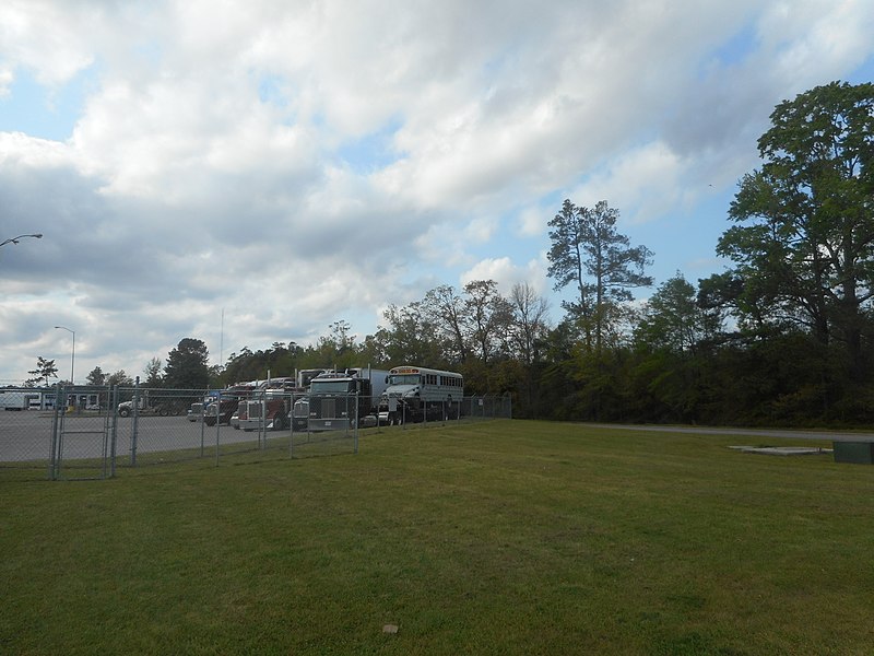 File:Trucks @ Petro on TV Road, Florence, SC.jpg