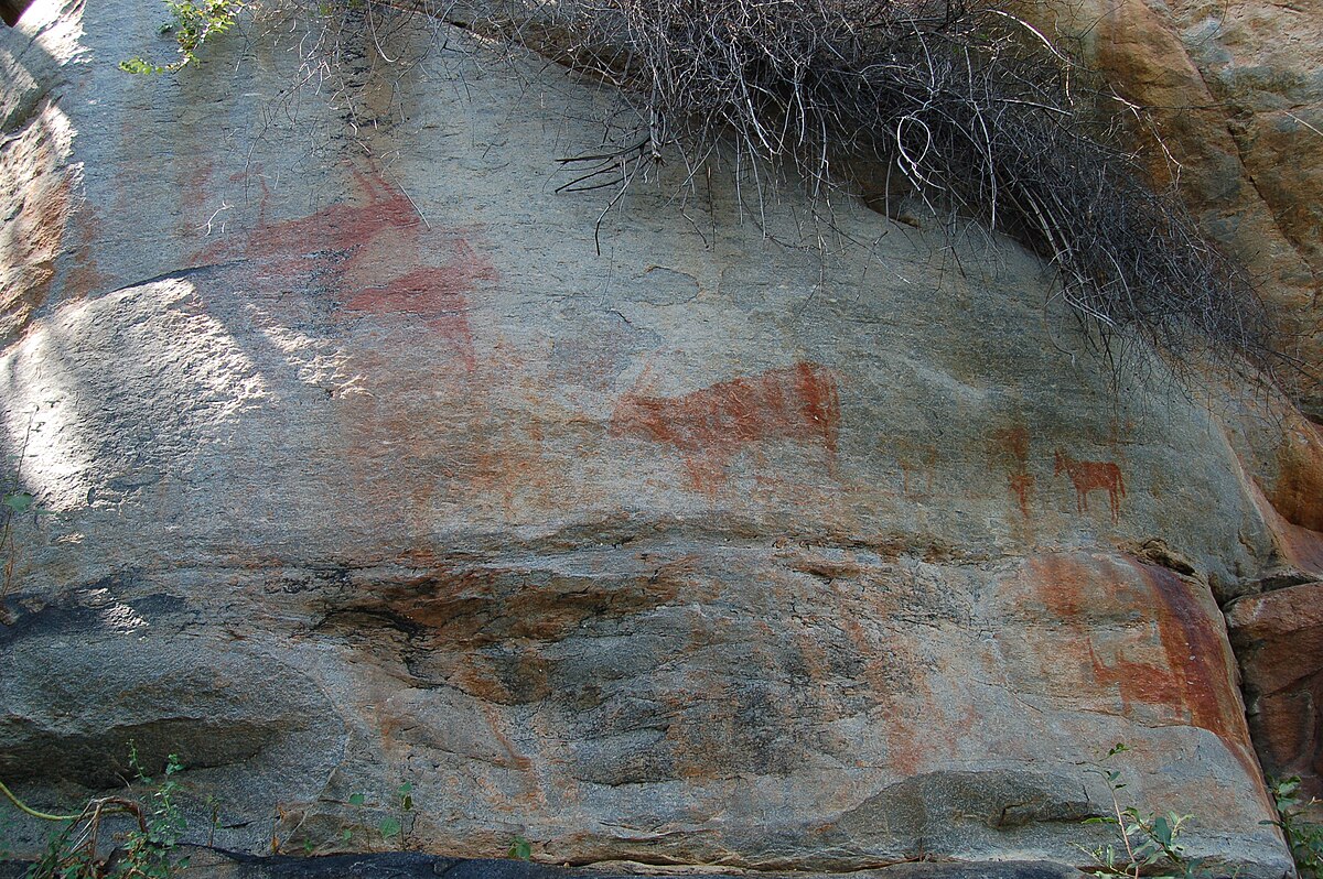 Tsodilo Hills rock paintings2.jpg