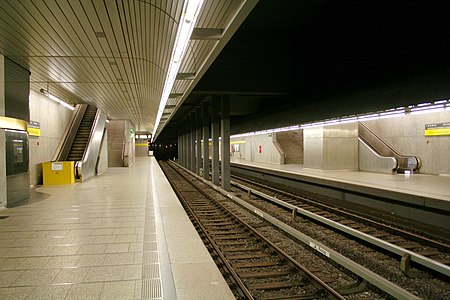 U Bahnhof Richard Strauss Straße 01