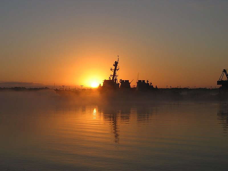 File:US Navy 070220-N-0000X-001 he guided missile destroyer USS Mahn (DDG 72) sits pierside at Port Canaveral, Fla., during a scheduled port visit.jpg