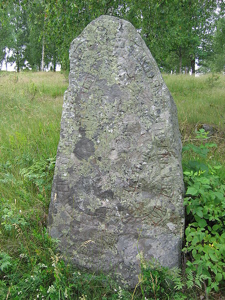 Runestone U 661