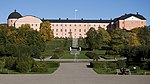Uppsala slott sett från botaniska trädgården.