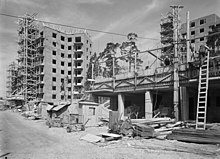 The first residential building of slipform construction; erected in 1950 in Vastertorp, Sweden, by AB Bygging Vastertorp, bebyggelse med glidform 1950.jpg