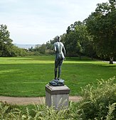 Vågens tjusning, sedan 1920 i parken vid Herrgårdsvägen på Hästö, Karlskrona.