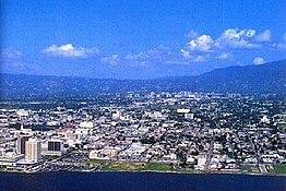 Photo o the ceety o Kingston taken frae a helicopter