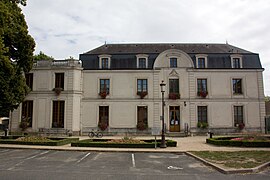 Le château des Marches, actuelle maison de la musique.